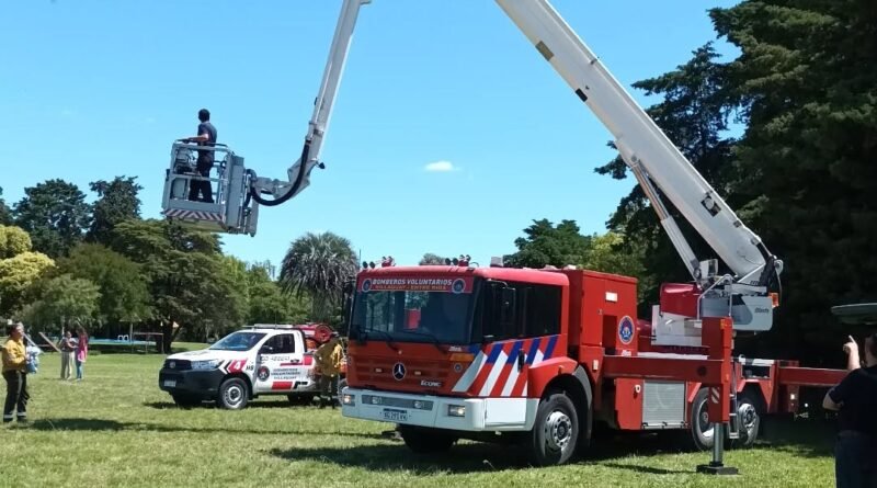Bomberos Voluntarios de Villaguay fueron nombrados socios honoríficos del Aero Club